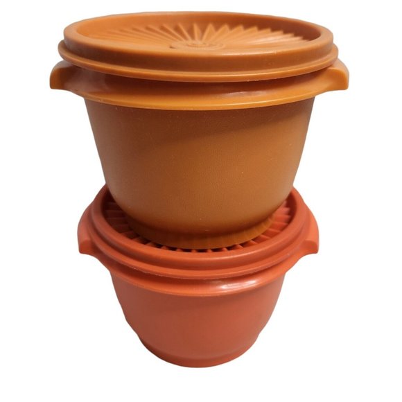 Tupperware Lot of 2 Round Containers & Lids Orange - Picture 3 of 7
